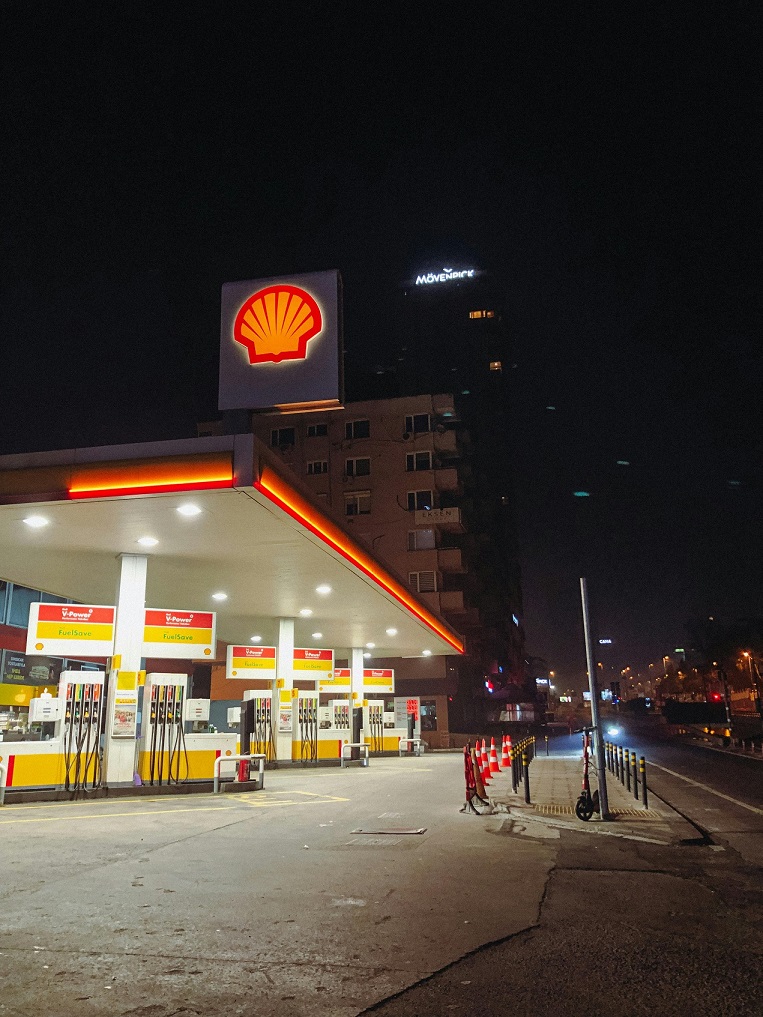 国际油价波动对搬家运输成本的冲击