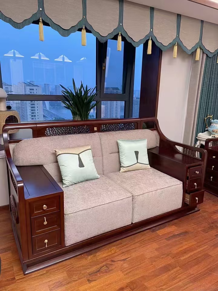 国际运输行业加速变革：绿色转型与地缘风险下的突围战